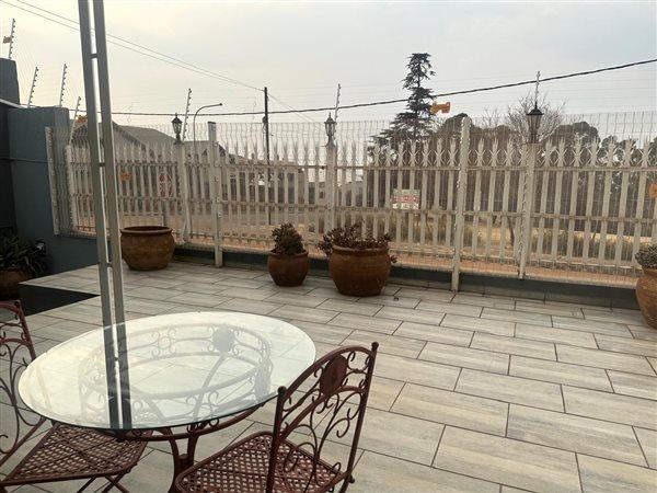 To Let 5 Bedroom Property for Rent in Brixton Gauteng