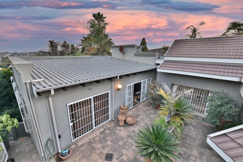 4 Bedroom Property for Sale in Northcliff Gauteng
