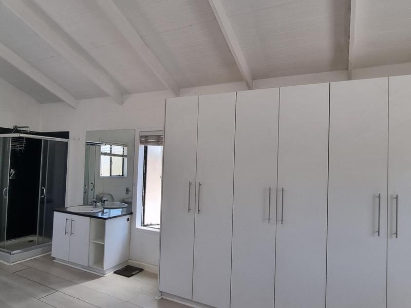 1 Bedroom Property for Sale in Sandton Central Gauteng