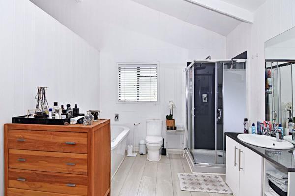1 Bedroom Property for Sale in Sandton Central Gauteng