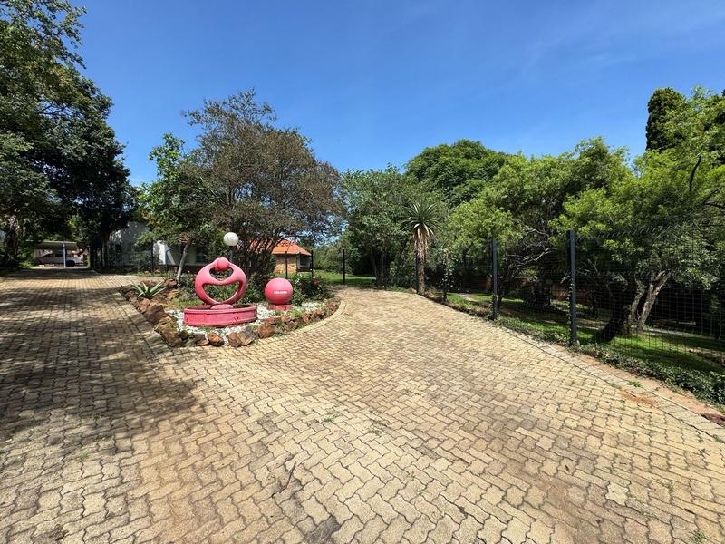 To Let commercial Property for Rent in Waterkloof A H Gauteng