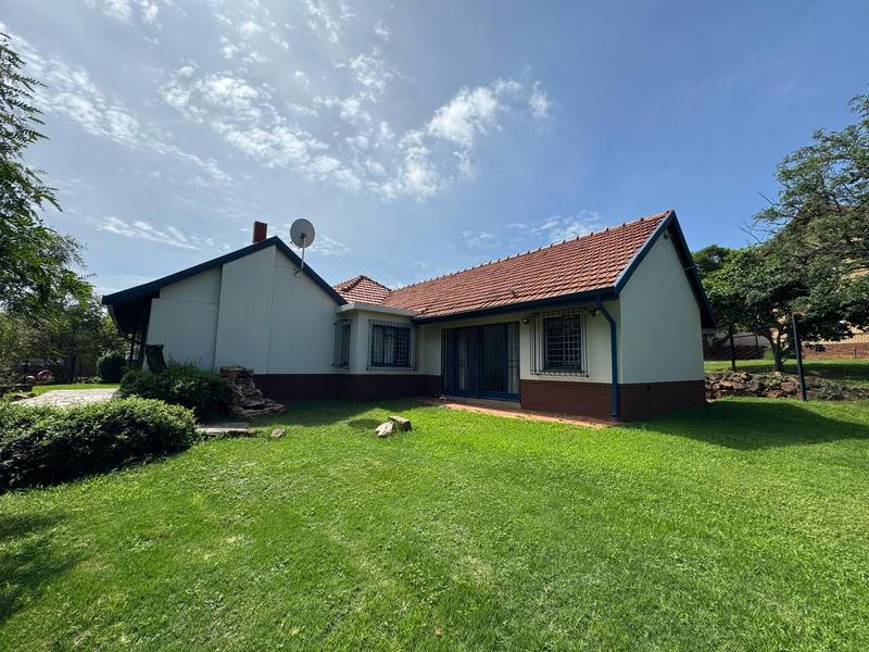 To Let commercial Property for Rent in Waterkloof A H Gauteng