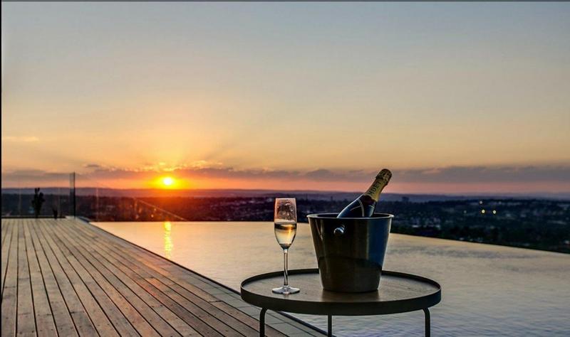 To Let 2 Bedroom Property for Rent in Morningside Gauteng