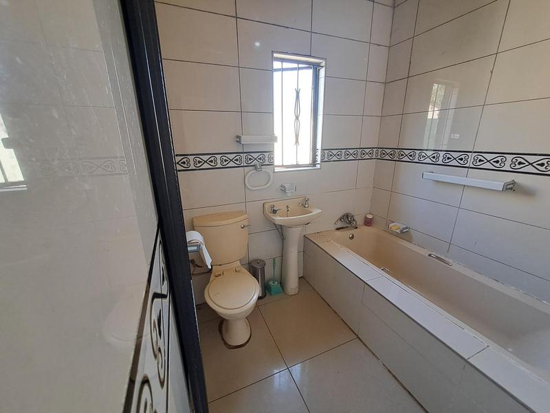 3 Bedroom Property for Sale in Protea Glen Gauteng