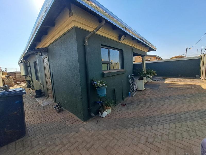 3 Bedroom Property for Sale in Protea Glen Gauteng