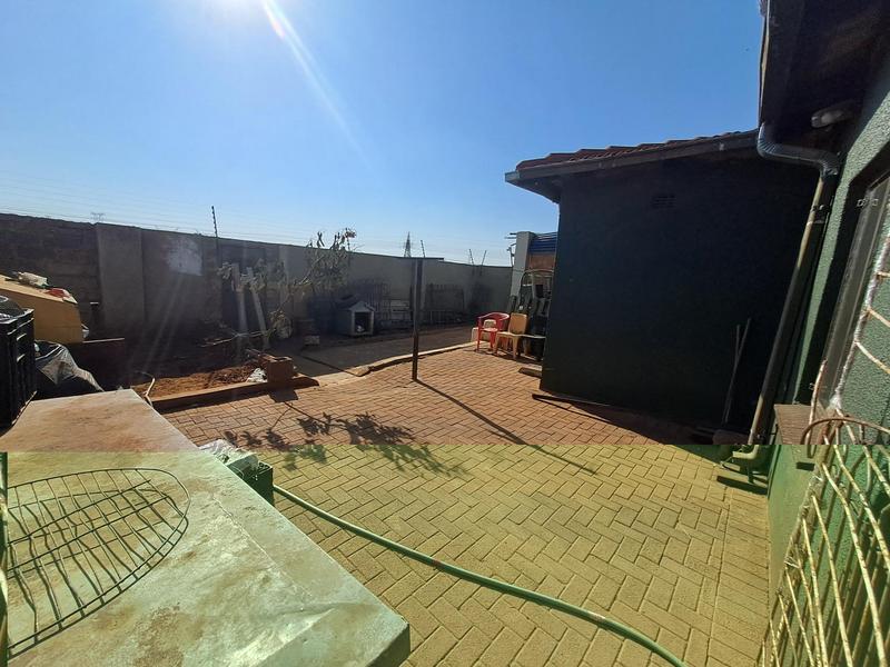 3 Bedroom Property for Sale in Protea Glen Gauteng