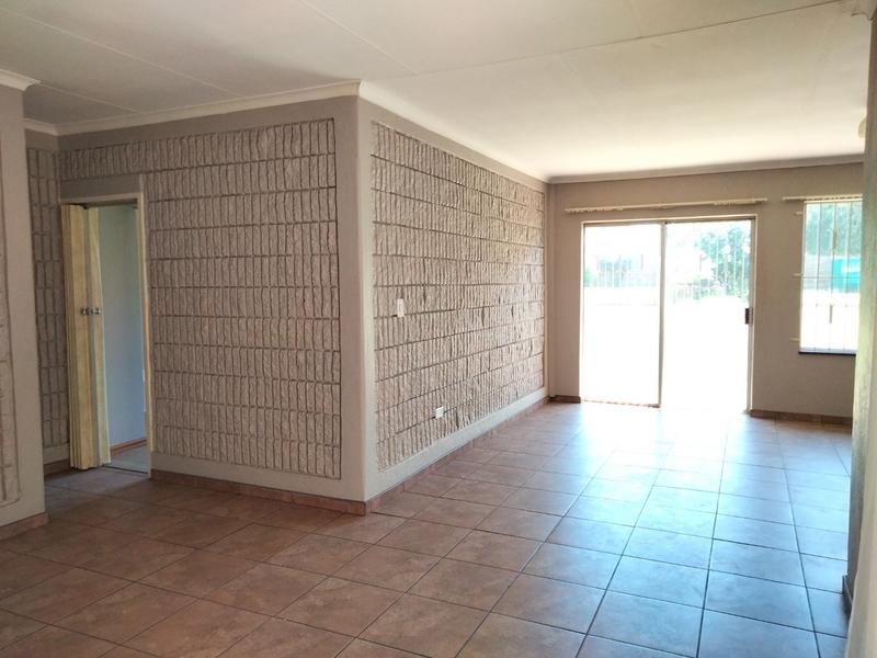 To Let 2 Bedroom Property for Rent in Helderkruin Gauteng