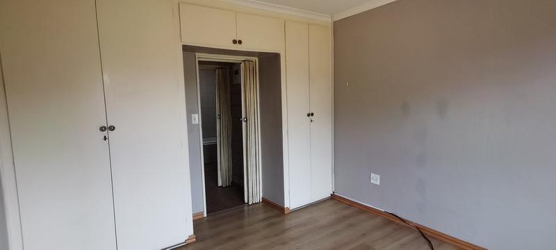 To Let 2 Bedroom Property for Rent in Helderkruin Gauteng