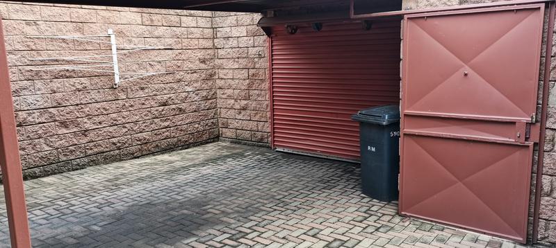 To Let 2 Bedroom Property for Rent in Helderkruin Gauteng