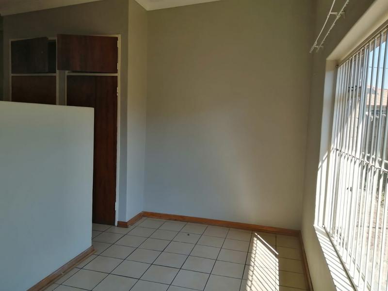 To Let 1 Bedroom Property for Rent in Petersfield Gauteng