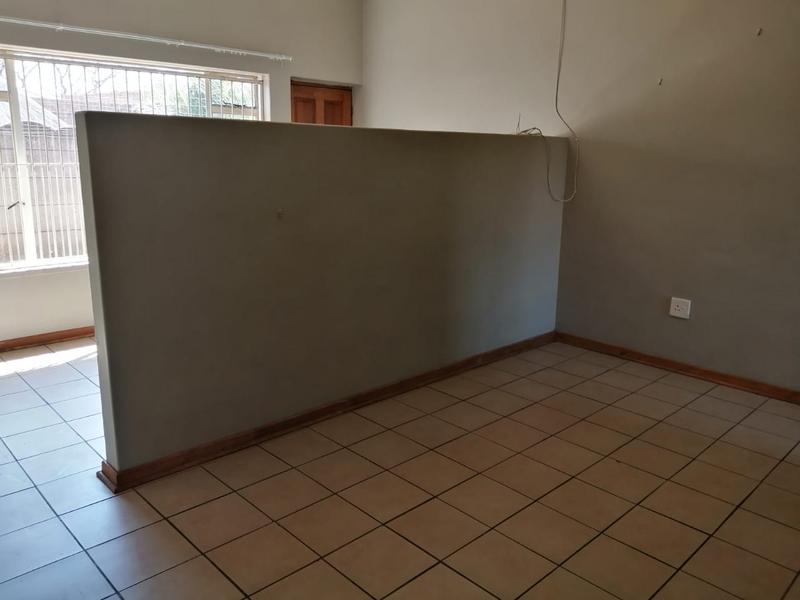To Let 1 Bedroom Property for Rent in Petersfield Gauteng