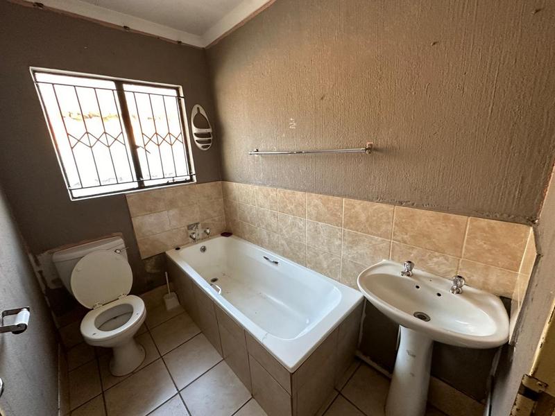 3 Bedroom Property for Sale in Lotus Gardens Gauteng