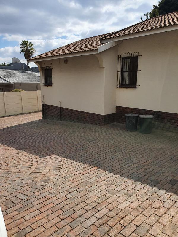 To Let 5 Bedroom Property for Rent in Morningside Gauteng