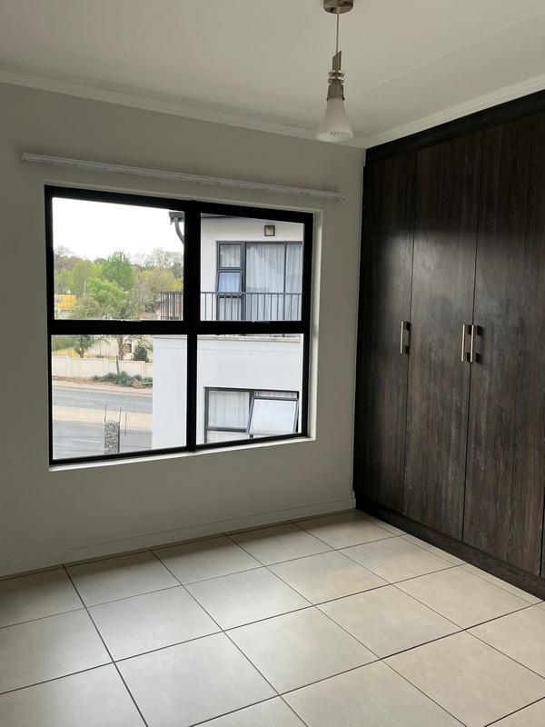 To Let 1 Bedroom Property for Rent in Olivedale Gauteng
