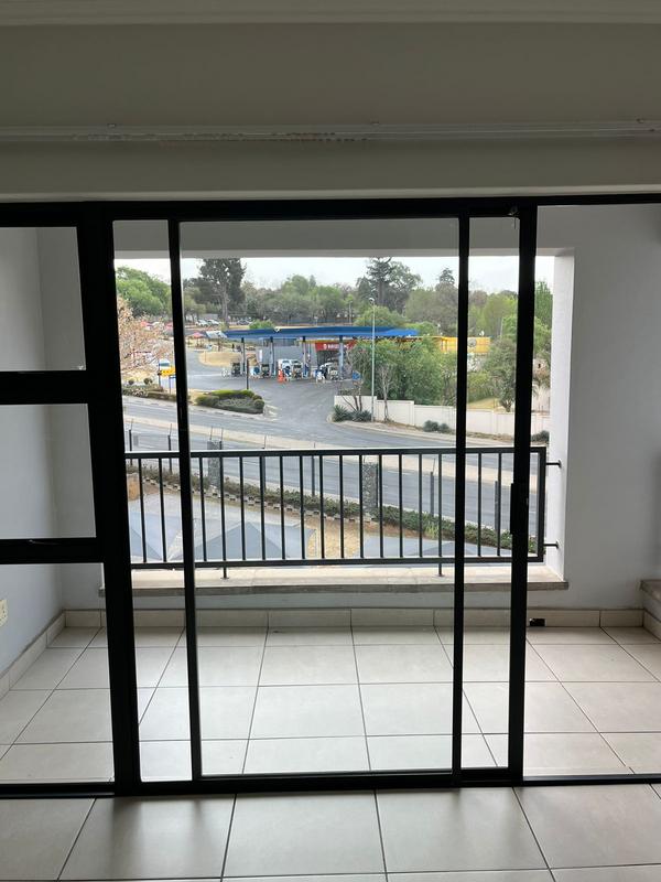 To Let 1 Bedroom Property for Rent in Olivedale Gauteng