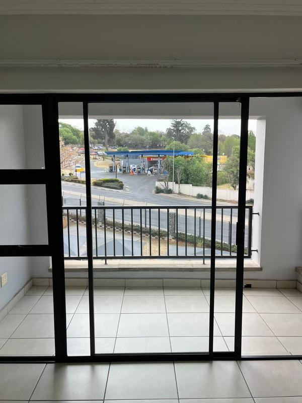 To Let 1 Bedroom Property for Rent in Olivedale Gauteng