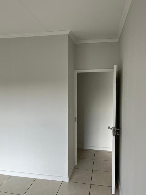 To Let 1 Bedroom Property for Rent in Olivedale Gauteng