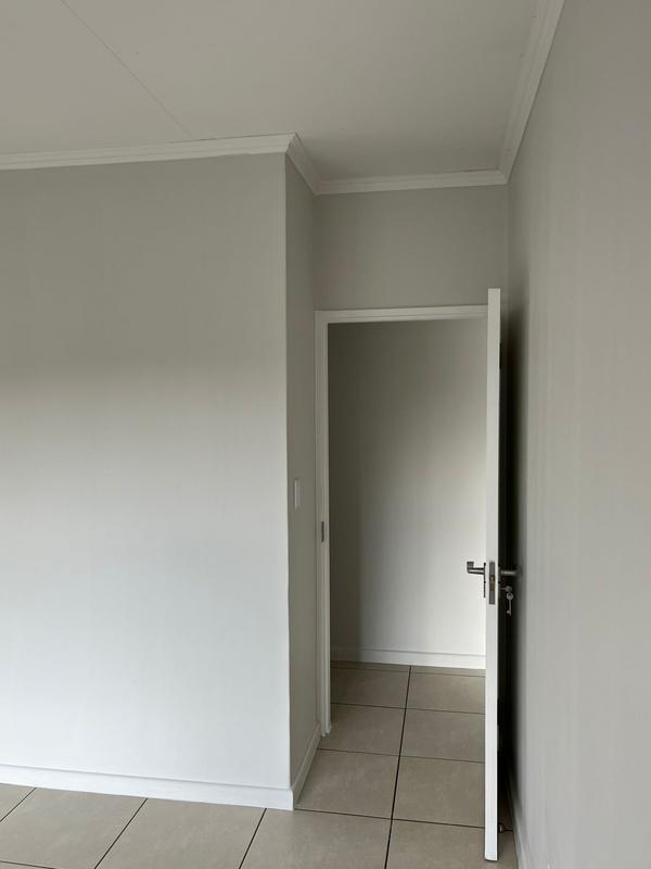 To Let 1 Bedroom Property for Rent in Olivedale Gauteng