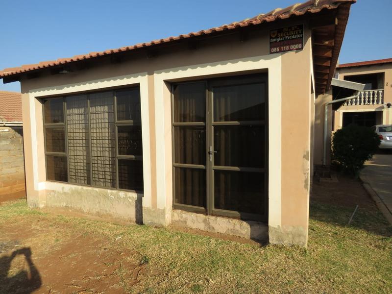 5 Bedroom Property for Sale in Ennerdale Ext 2 Gauteng