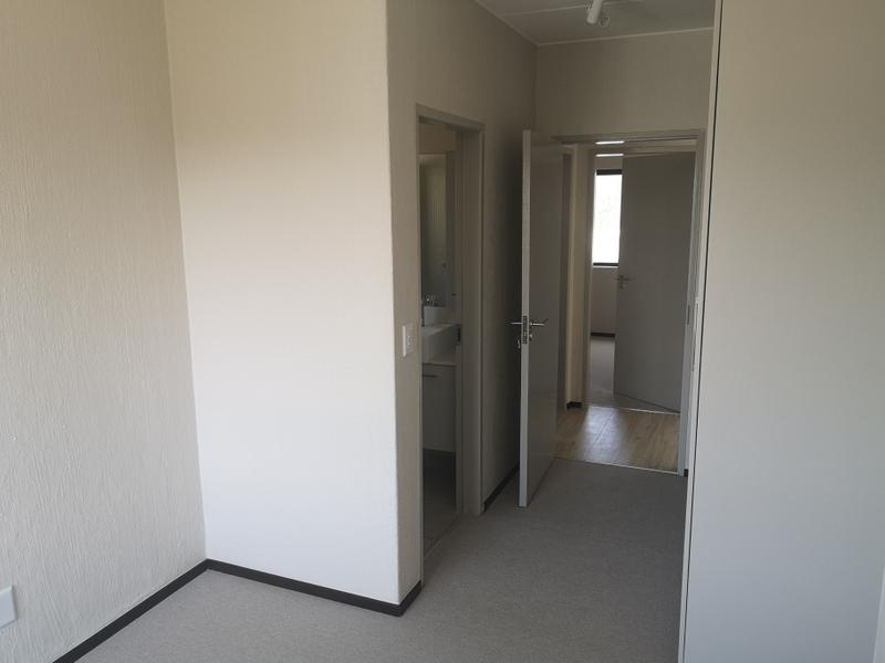 To Let 2 Bedroom Property for Rent in Broadacres Gauteng