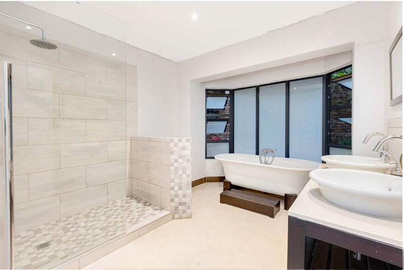 4 Bedroom Property for Sale in Fourways Gardens Gauteng