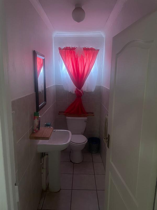 To Let 1 Bedroom Property for Rent in Montana Tuine Gauteng