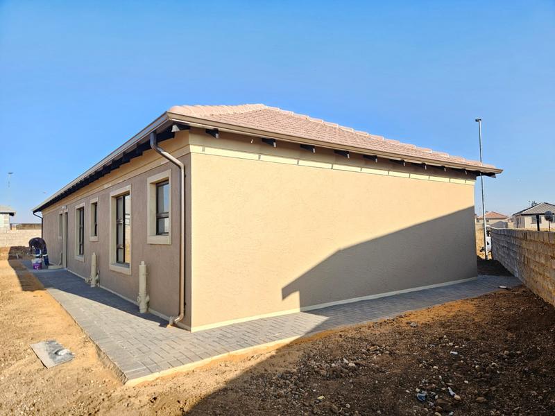 4 Bedroom Property for Sale in Windmill Park Gauteng