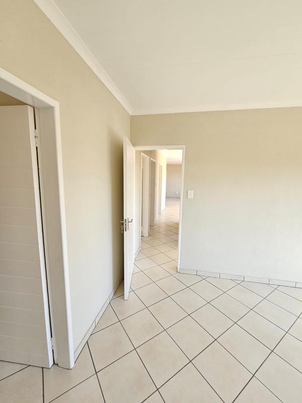 4 Bedroom Property for Sale in Windmill Park Gauteng
