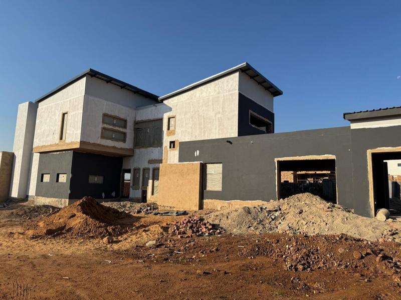 5 Bedroom Property for Sale in Midstream Heights Gauteng