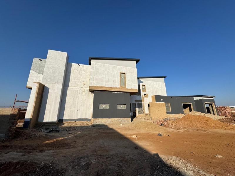 5 Bedroom Property for Sale in Midstream Heights Gauteng