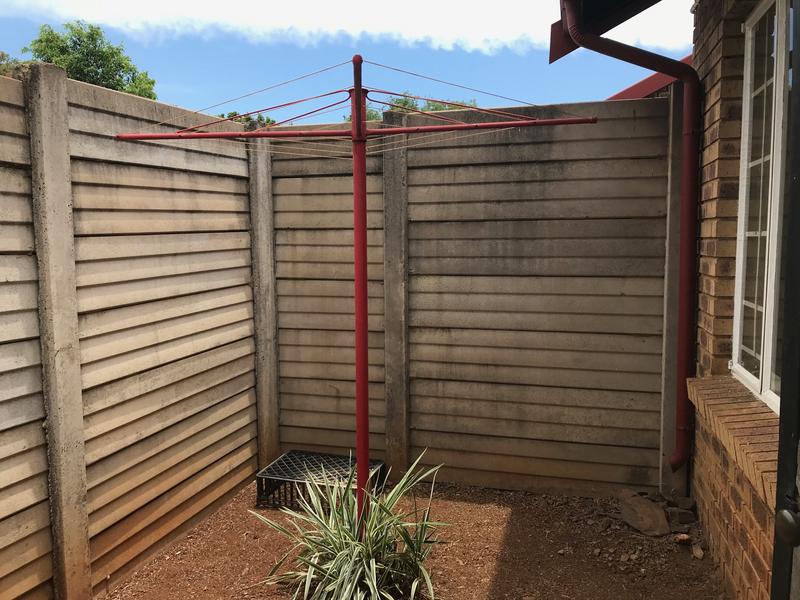 To Let 2 Bedroom Property for Rent in Garsfontein Gauteng