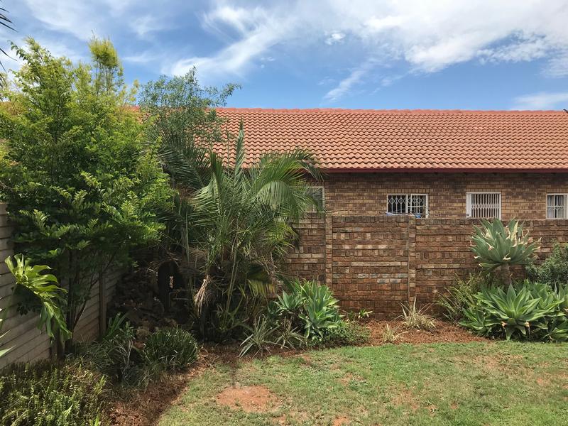 To Let 2 Bedroom Property for Rent in Garsfontein Gauteng