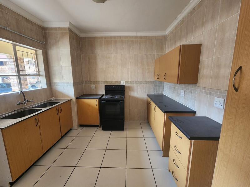 2 Bedroom Property for Sale in Greenhills Gauteng