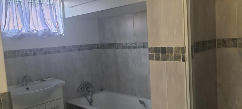 2 Bedroom Property for Sale in Greenhills Gauteng