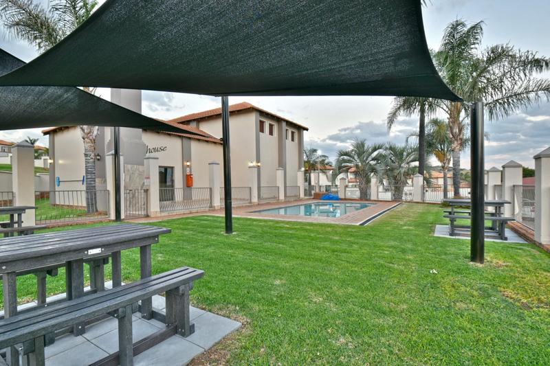 2 Bedroom Property for Sale in Glenvista Gauteng