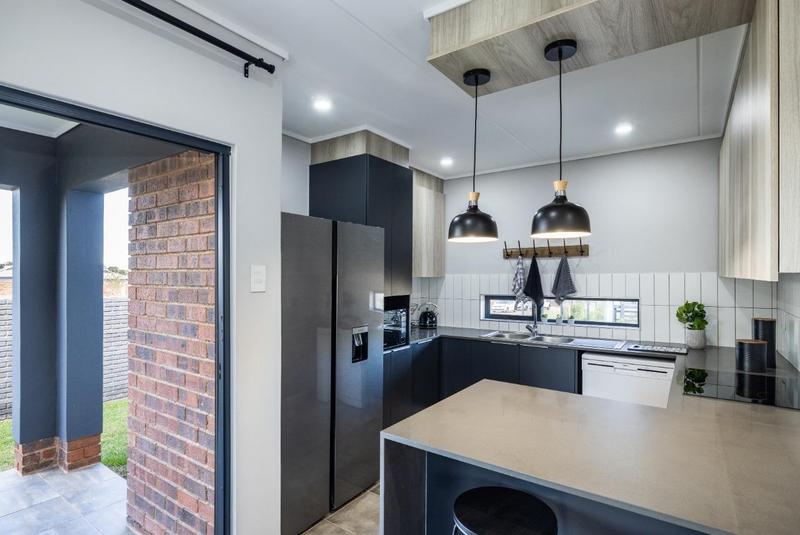 4 Bedroom Property for Sale in Lotus Gardens Gauteng