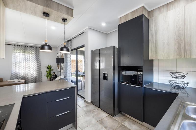 4 Bedroom Property for Sale in Lotus Gardens Gauteng