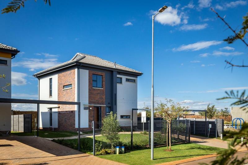 4 Bedroom Property for Sale in Lotus Gardens Gauteng