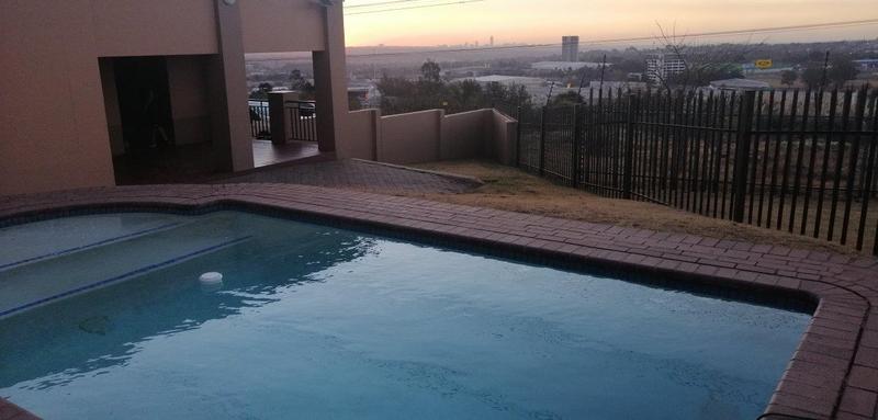 To Let 2 Bedroom Property for Rent in Sunnyrock Gauteng