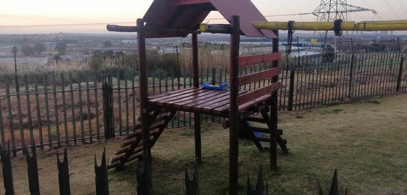 To Let 2 Bedroom Property for Rent in Sunnyrock Gauteng