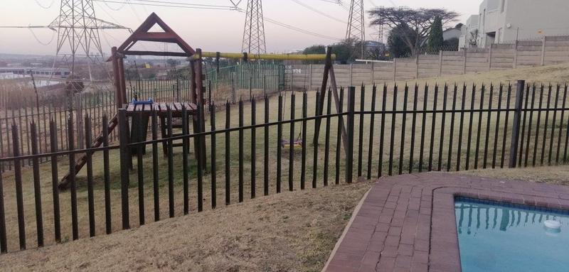To Let 2 Bedroom Property for Rent in Sunnyrock Gauteng