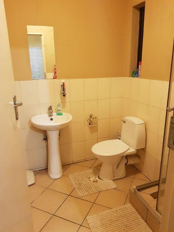 To Let 2 Bedroom Property for Rent in Sunnyrock Gauteng