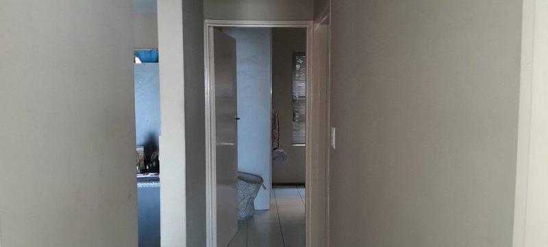 To Let 2 Bedroom Property for Rent in Sunnyrock Gauteng