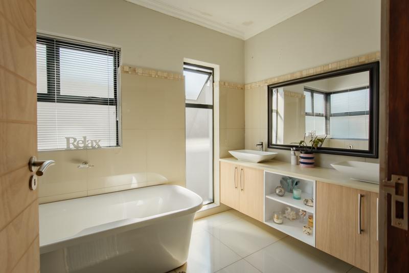 3 Bedroom Property for Sale in Copperleaf Estate Gauteng