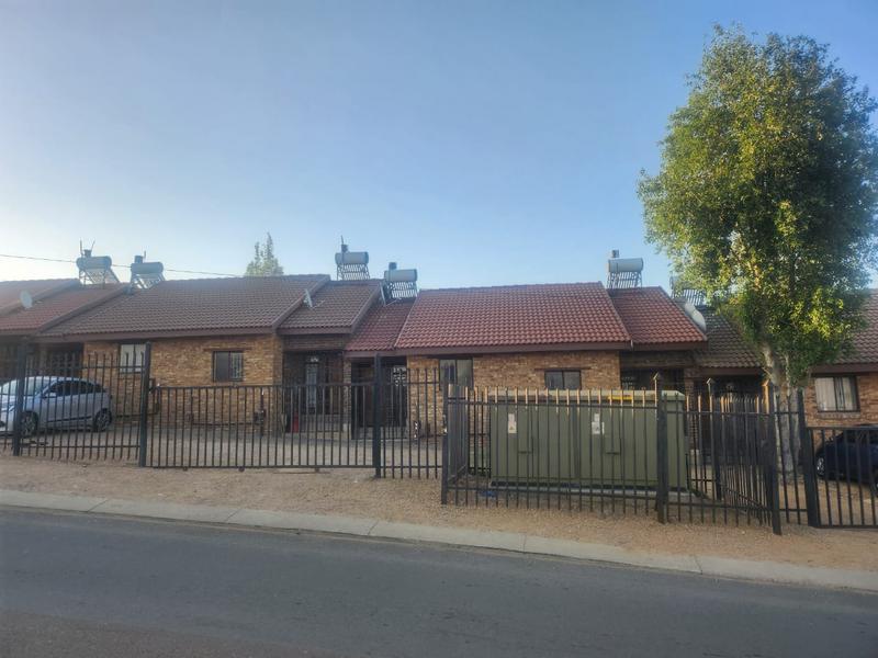 2 Bedroom Property for Sale in Olievenhoutbosch Gauteng