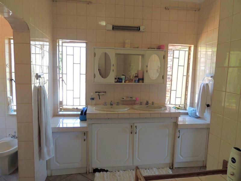 5 Bedroom Property for Sale in Amandasig Gauteng