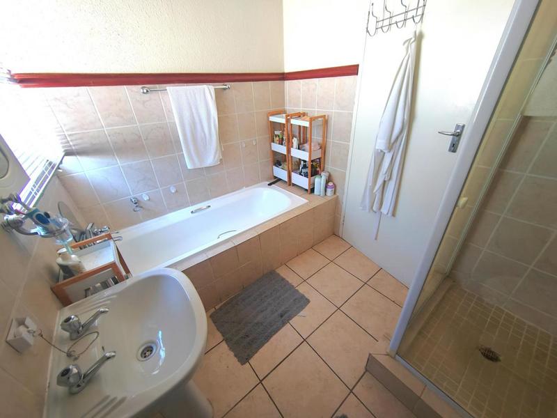 2 Bedroom Property for Sale in Annlin Gauteng