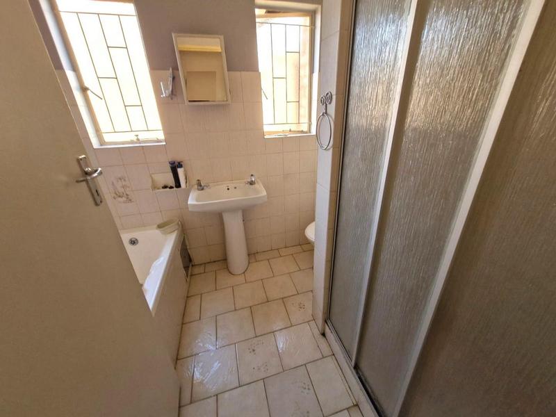 2 Bedroom Property for Sale in Doornpoort Gauteng