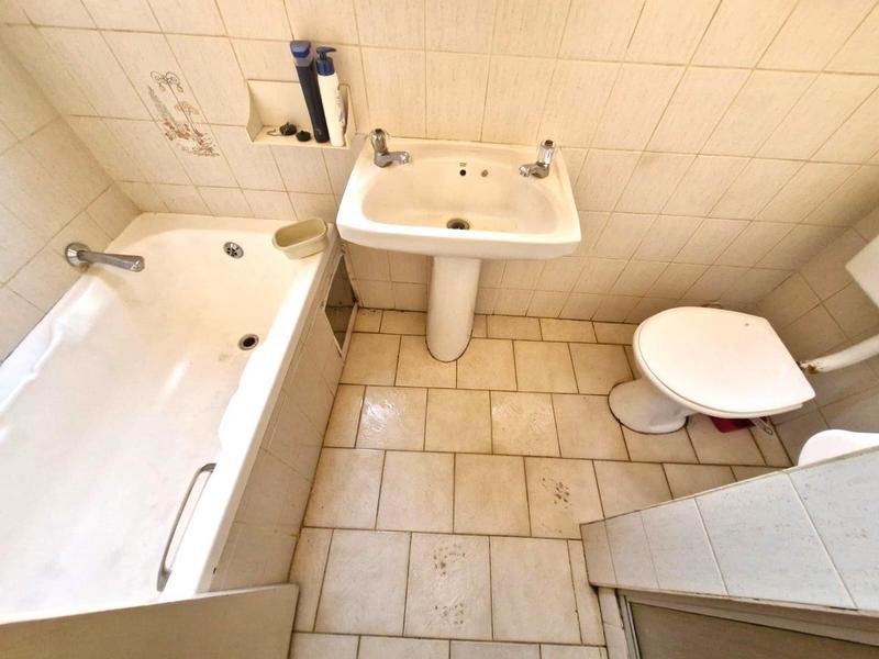 2 Bedroom Property for Sale in Doornpoort Gauteng