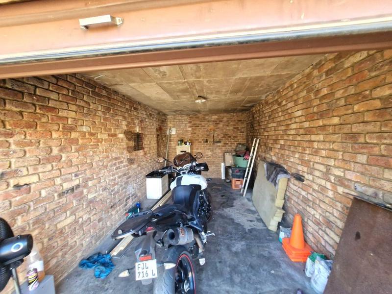 2 Bedroom Property for Sale in Doornpoort Gauteng